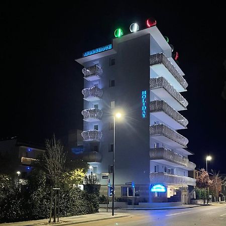Appart-Hotel Holiday Lignano Sabbiadoro Exterior foto